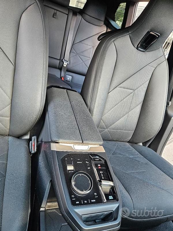 Usata BMW iX Sport Line 484 kW (659 CV) 2022 Grigio SUV