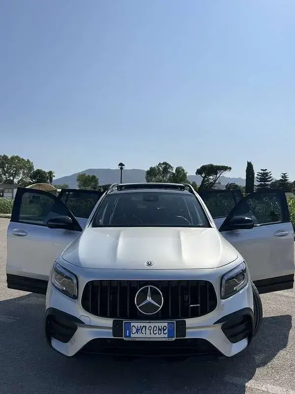 Usata Mercedes GLB35 AMG 306 CV (225 kW) 2023 Argento SUV