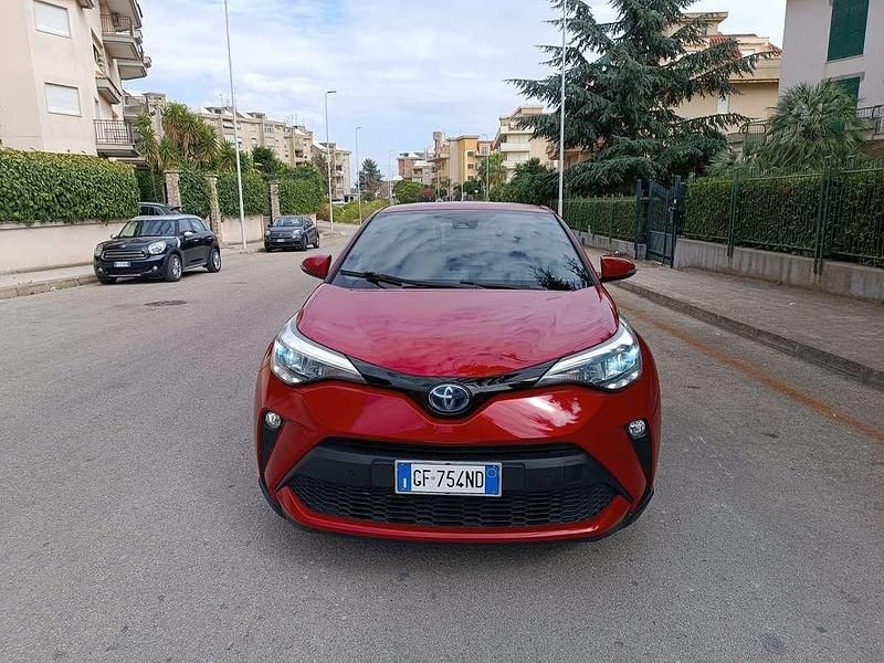 Second-hand Toyota C-HR Comfort 152 CP (111 kW) 2021 SUV