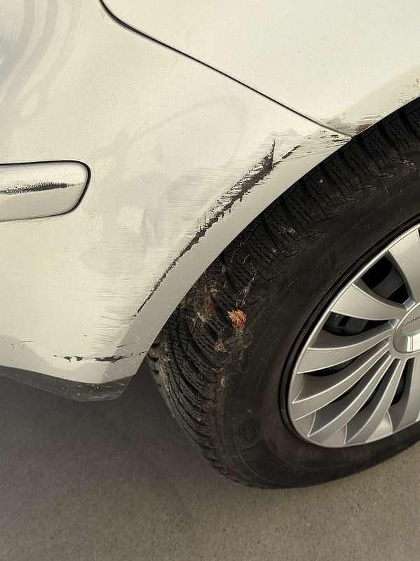 Usata VW Polo Comfortline 75 CV (55 kW) 2005 Argento Utilitaria