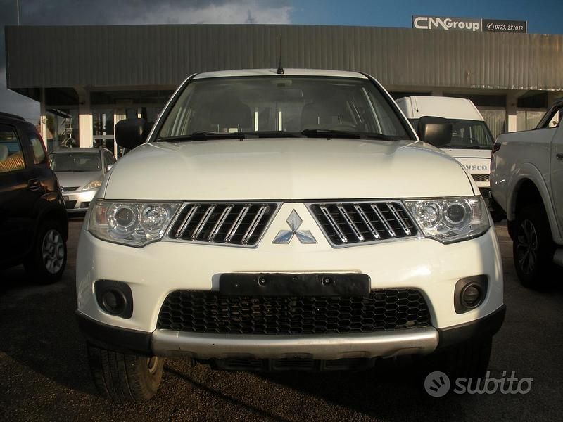 Usata Mitsubishi L200 Invite 136 CV (100 kW) 2014 Bianco Pick-up
