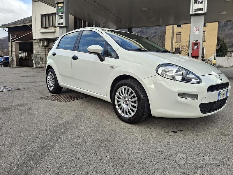 Usata Fiat Grande Punto 75 CV (55 kW) 2012 Utilitaria