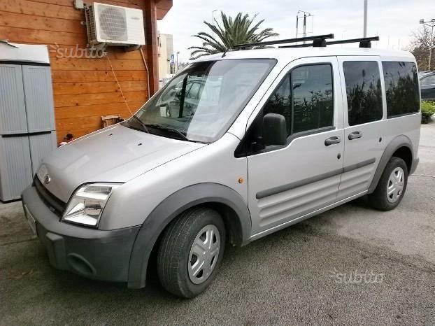 Ford tourneo connect 2004