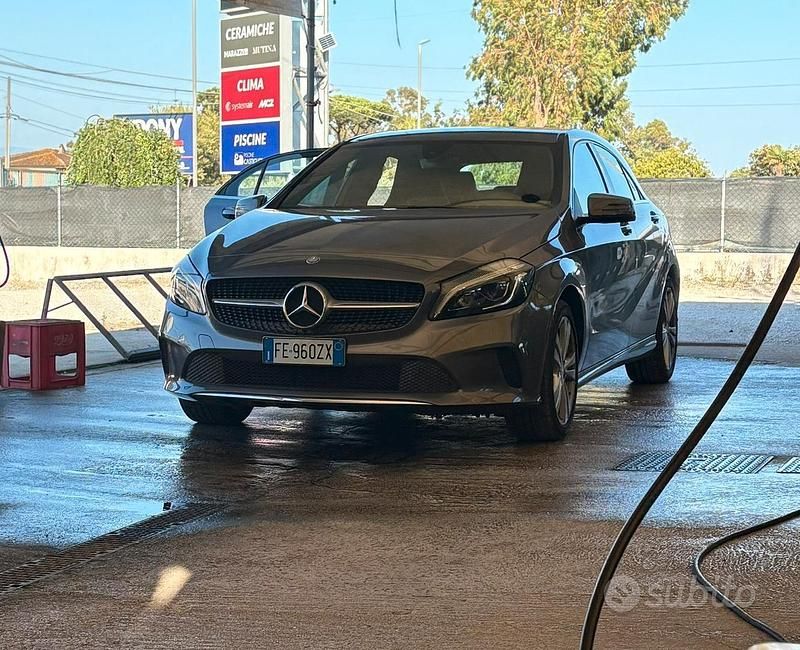 Usata 2017 Mercedes A180 Tre volumi | 16.999 € - Immagine 1/1