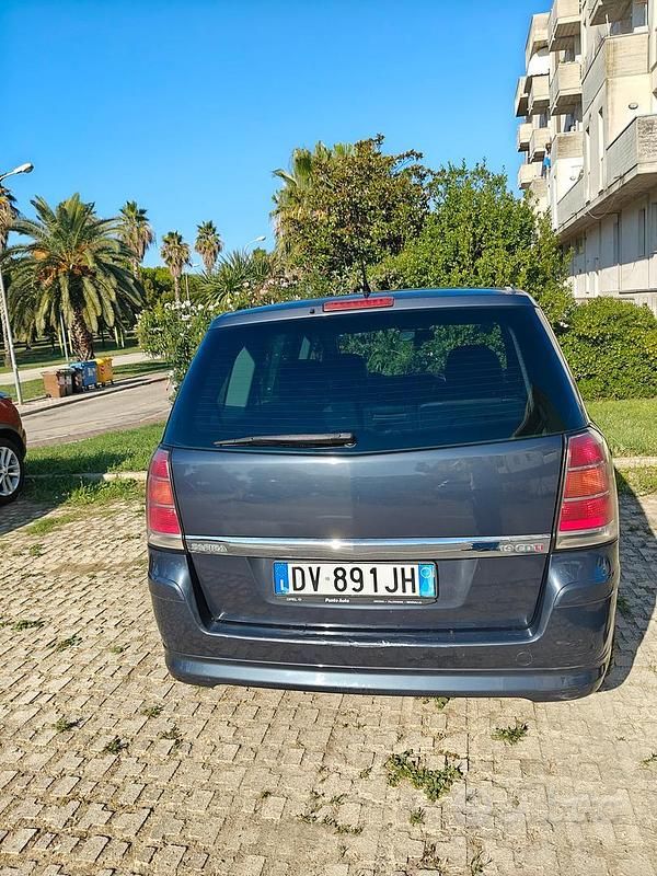 Usata Opel Zafira Cosmo 150 CV (110 kW) 2009 Blu/azzurro Monovolume