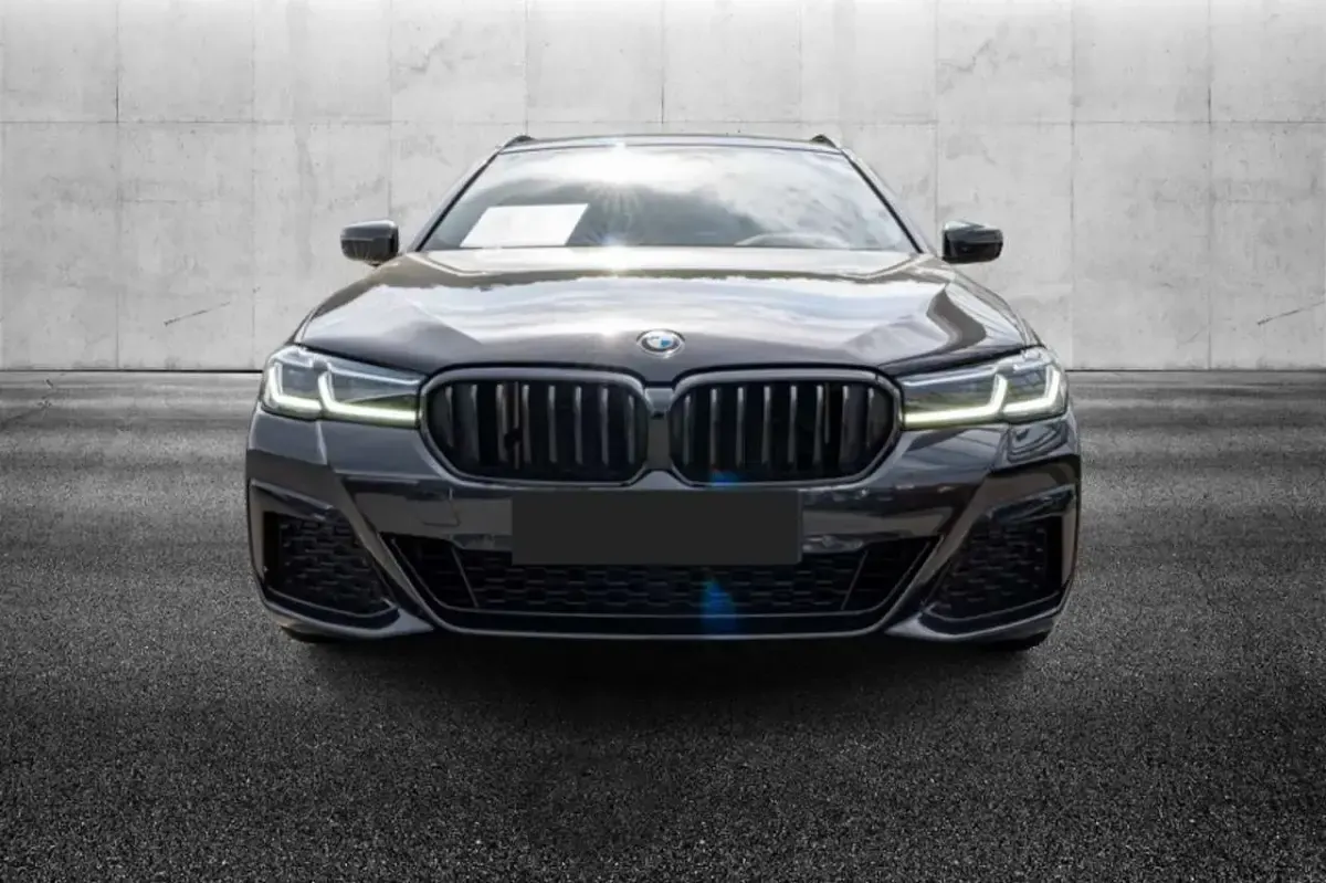 Usata BMW 520 M Sport 190 CV (139 kW) 2024 Grigio Station wagon