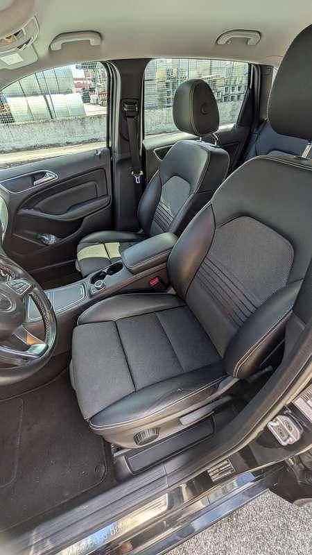 Usata Mercedes B200 Premium 136 CV (100 kW) 2017 Nero Utilitaria