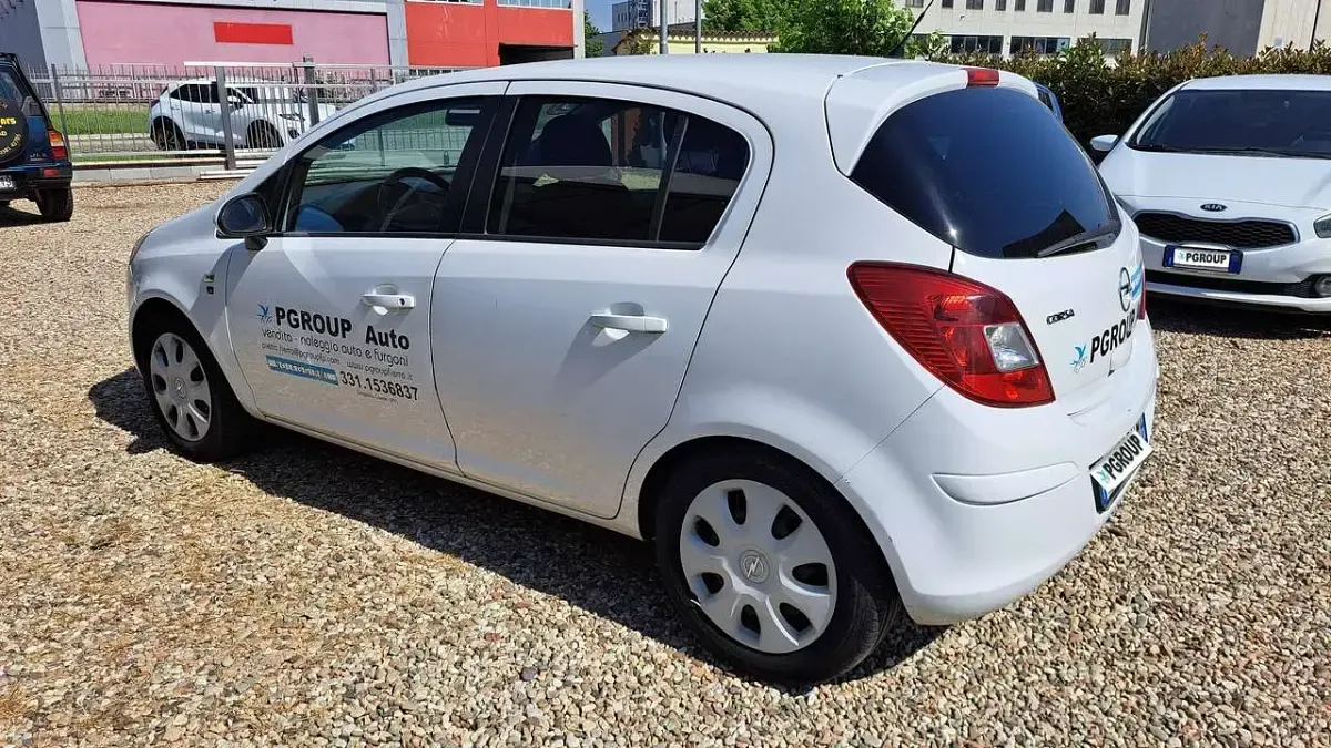 Usata Opel Corsa Edition 80 CV (58 kW) 2010 Bianco Utilitaria