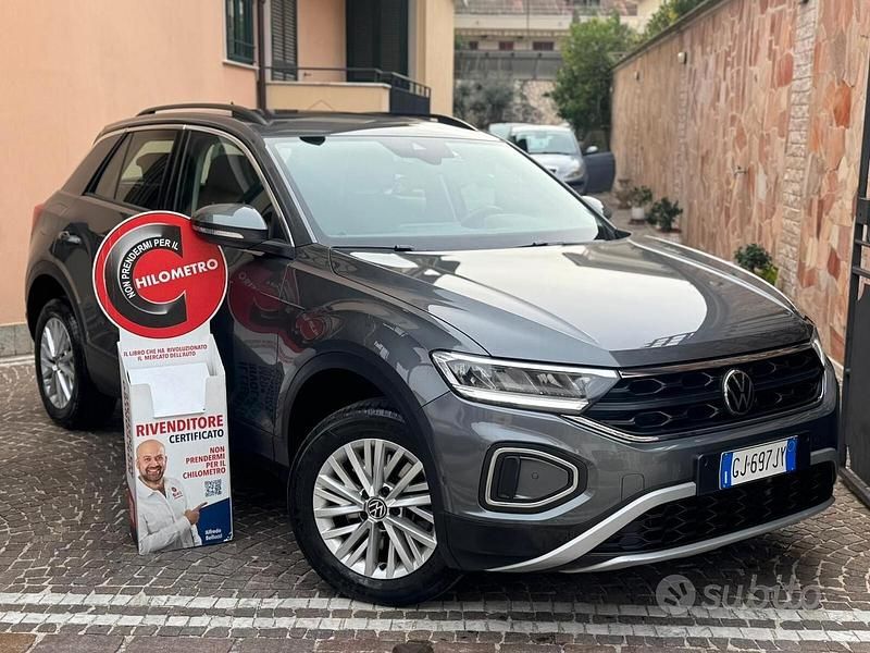 Usata VW T-Roc R-line 150 CV (110 kW) 2022 Grigio SUV