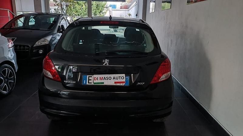 Usata Peugeot 207 Access 75 CV (55 kW) 2011 Nero Berlina