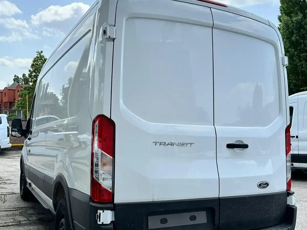 Nuova Ford Transit Trend 131 CV (96 kW) 2025 Bianco Berlina