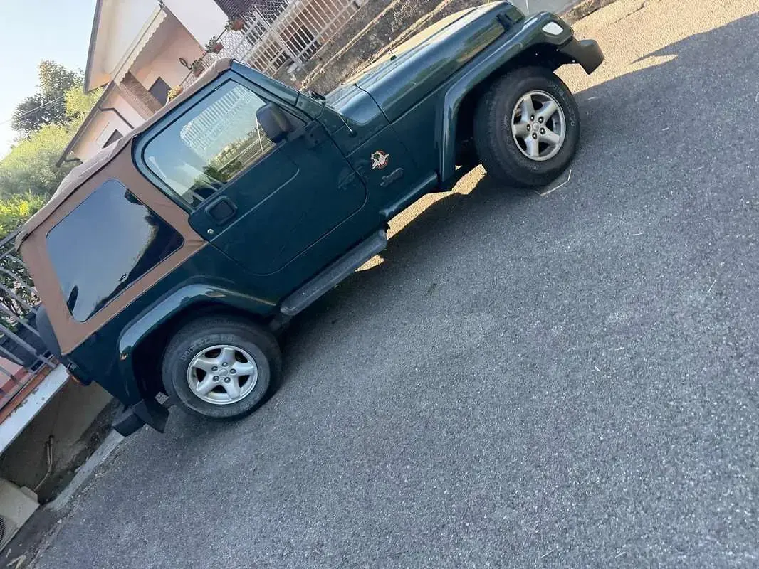 Usata Jeep Wrangler Sahara 177 CV (130 kW) 2005 Verde SUV