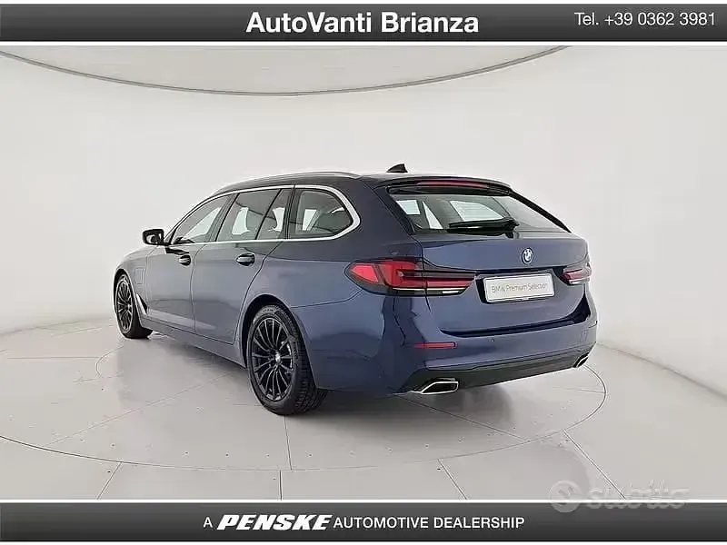Usata BMW 530e Comfort Edition 184 CV (135 kW) 2021 Bluazzurro Station wagon