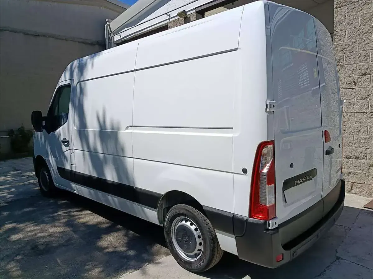 Usata Renault Master 136 CV (100 kW) 2023 Bianco Monovolume