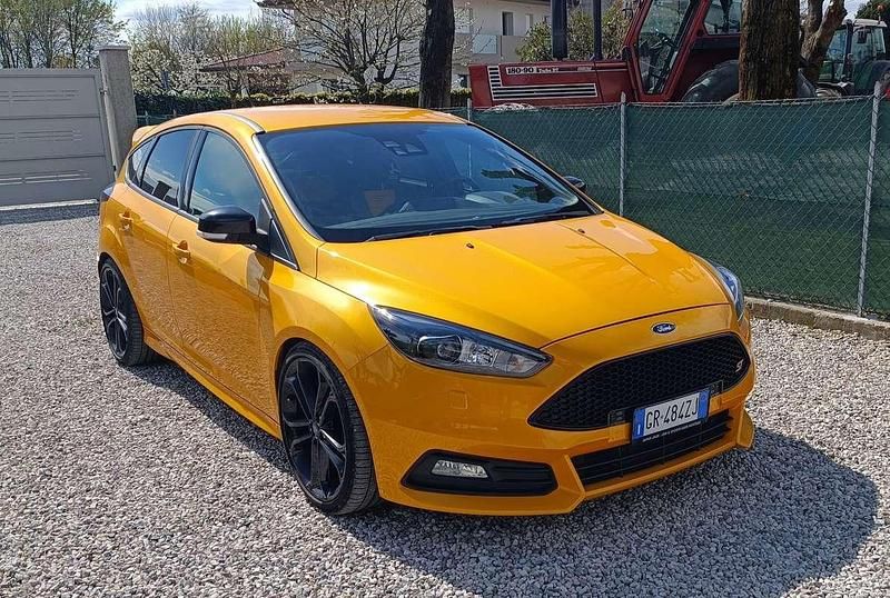Usata Ford Focus ST 185 CV (136 kW) 2015 Berlina