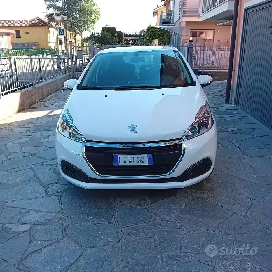 Usata Peugeot 208 82 CV (60 kW) 2016 Bianco Utilitaria