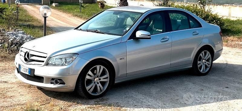 Grigio Usata 2010 Mercedes C220 Tre volumi | 5900 € (Buon prezzo) - Immagine 1/2