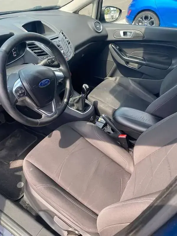Usata Ford Fiesta 97 CV (71 kW) 2014 Bluazzurro Utilitaria