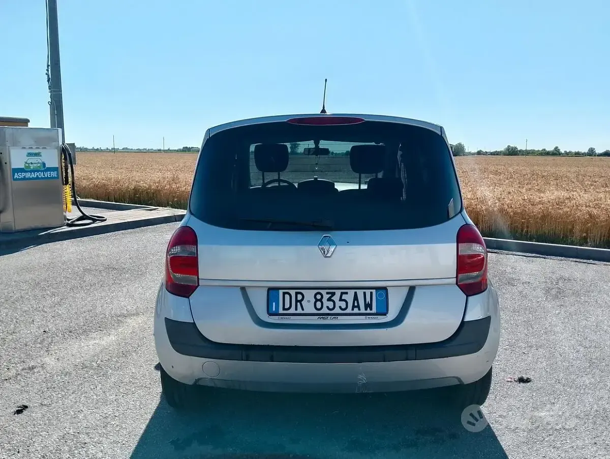 Usata Renault Modus 85 CV (62 kW) 2010 Grigio Monovolume