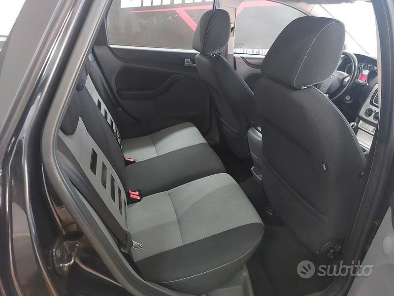 Usata Ford Focus 90 CV (66 kW) 2009 Nero Station wagon