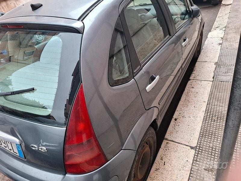 Usata Citroën C3 Exclusive 70 CV (51 kW) 2004 Utilitaria