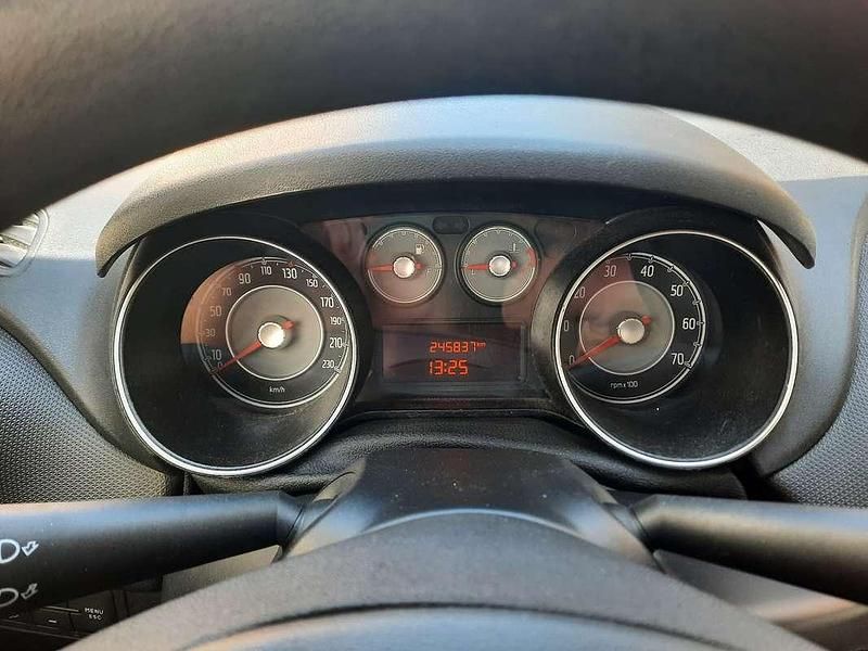 Usata Fiat Punto Evo 69 CV (50 kW) 2014 Bianco Utilitaria