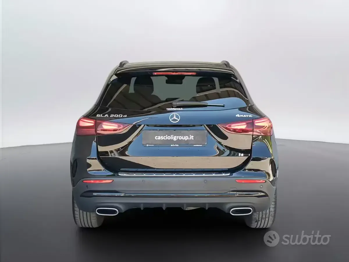 Usata Mercedes GLA200 AMG line 150 CV (110 kW) 2023 Nero SUV