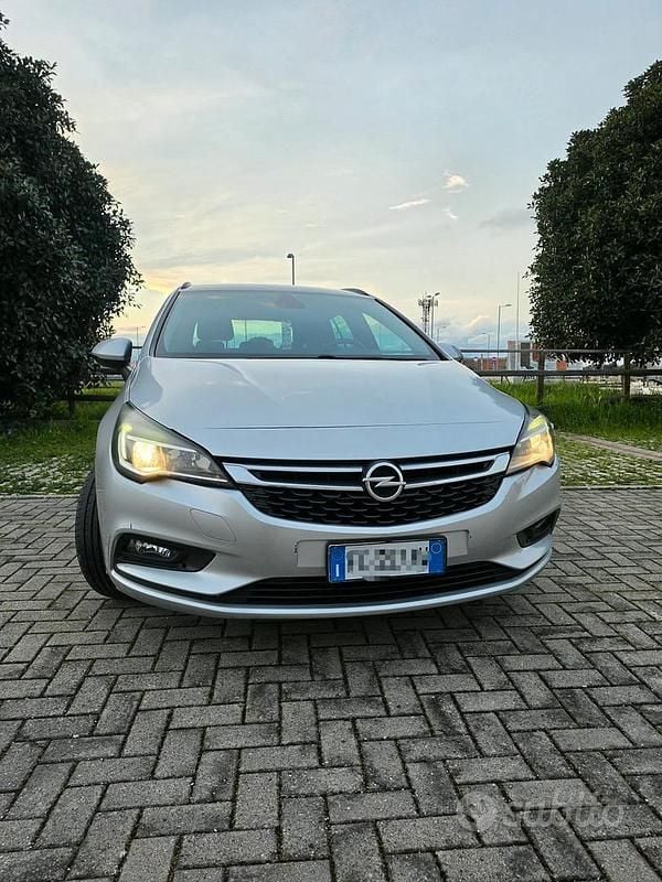 Usata Opel Astra 110 CV (80 kW) 2016 Station wagon