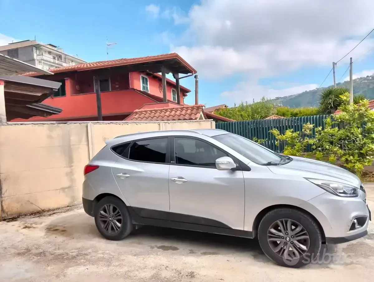 Käytetty Hyundai ix35 Xpossible 115 HP (84 kW) 2014 Harmaa Katumaasturi