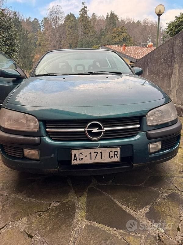 Usata Opel Omega 131 CV (96 kW) 1995 Verde Berlina