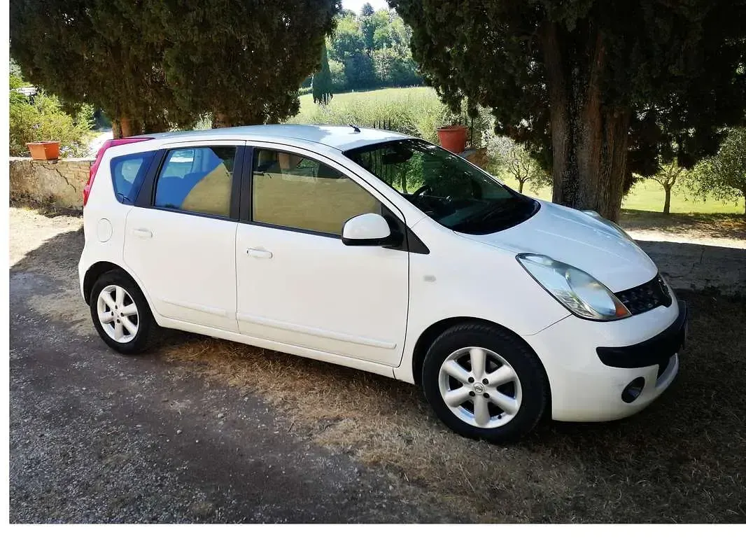 Usata Nissan Note Acenta 92 CV (67 kW) 2006 Bianco Utilitaria