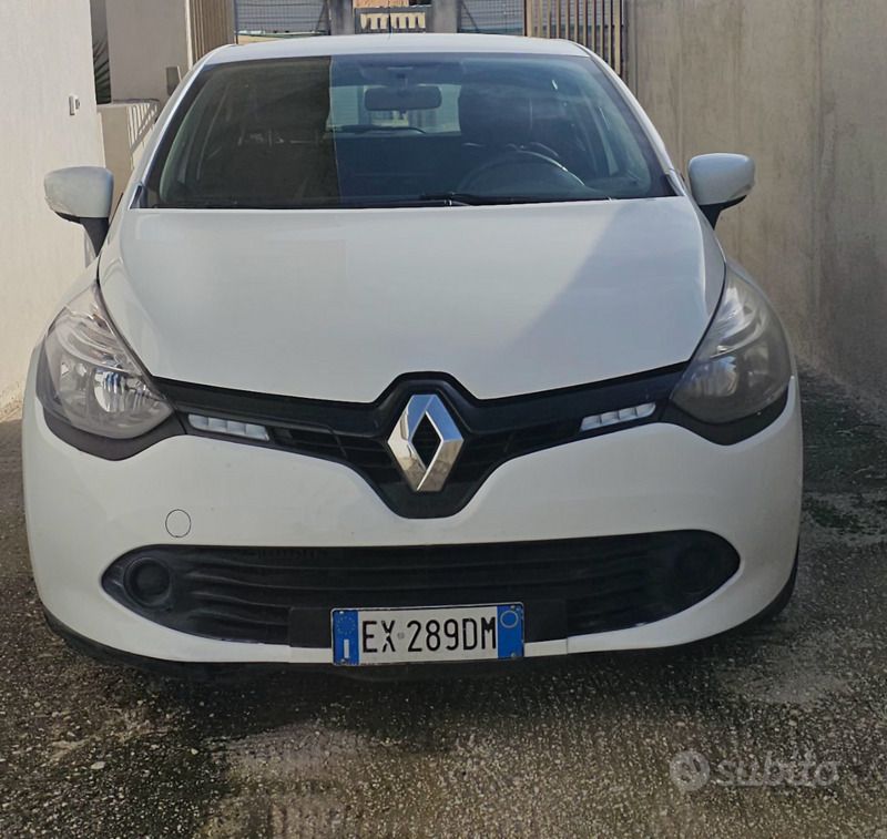 Usata 2014 Renault Clio IV Due volumi | 2500 € (Ottimo prezzo) - Immagine 1/4