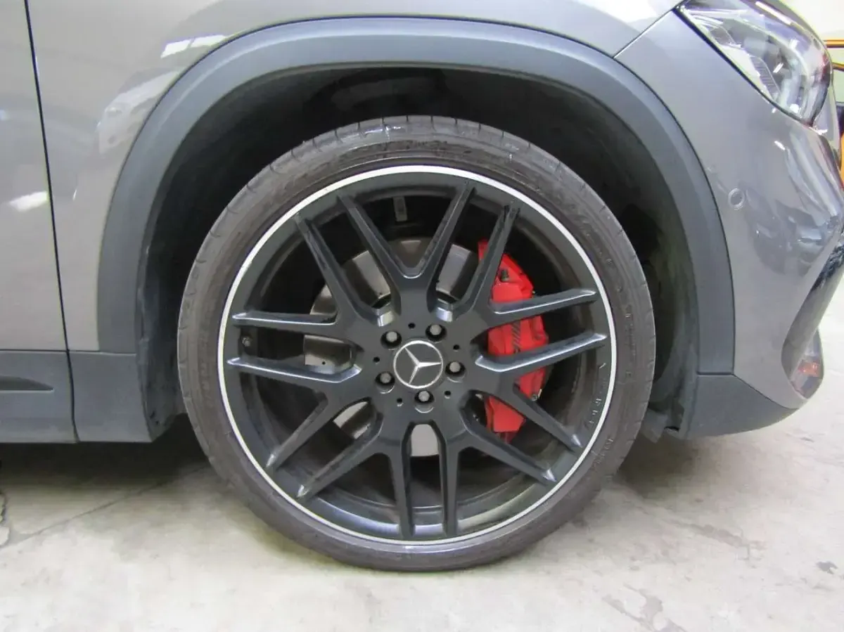 Usata Mercedes GLA45 AMG AMG 421 CV (309 kW) 2023 Grigio scuro metallizzato SUV