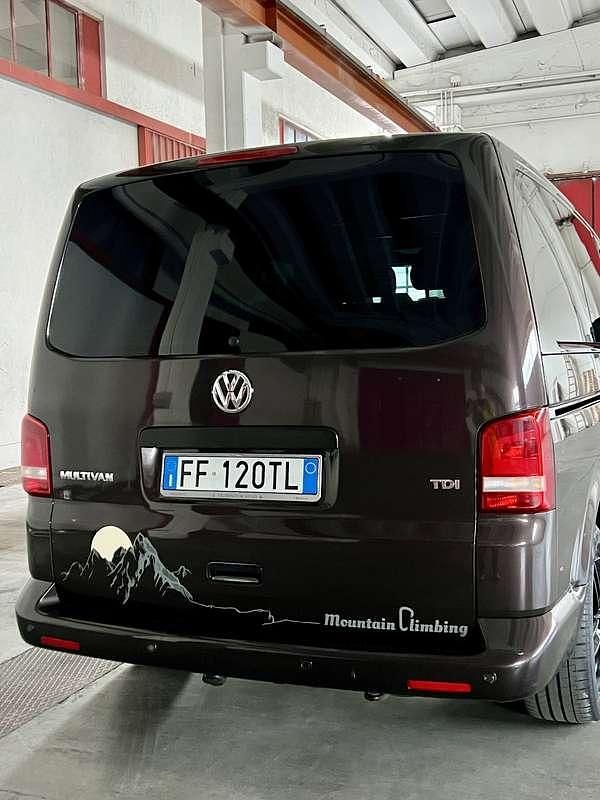 Usata VW Multivan Startline 140 CV (102 kW) 2011 Furgone