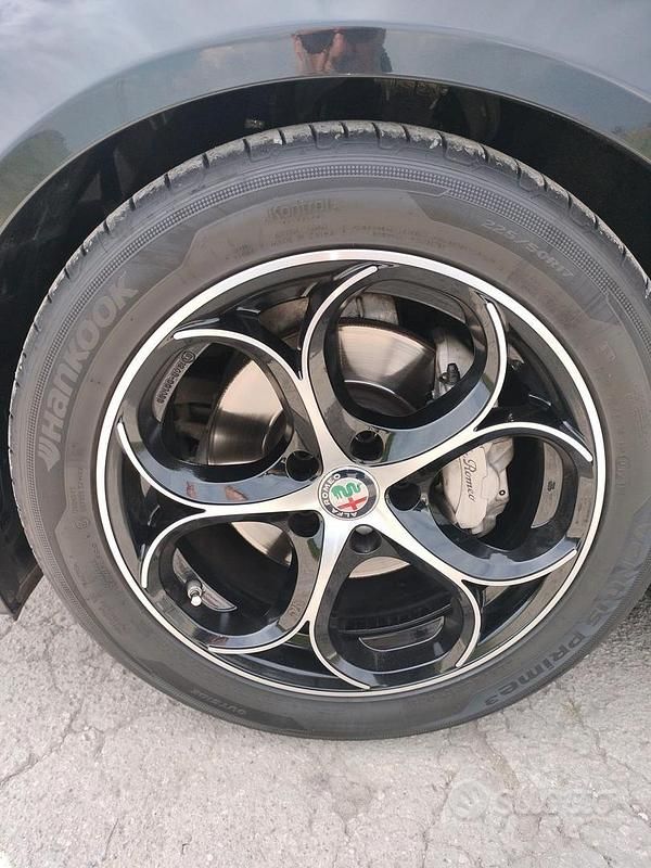 Usata Alfa Romeo Giulia 150 CV (110 kW) 2017 Nero Berlina