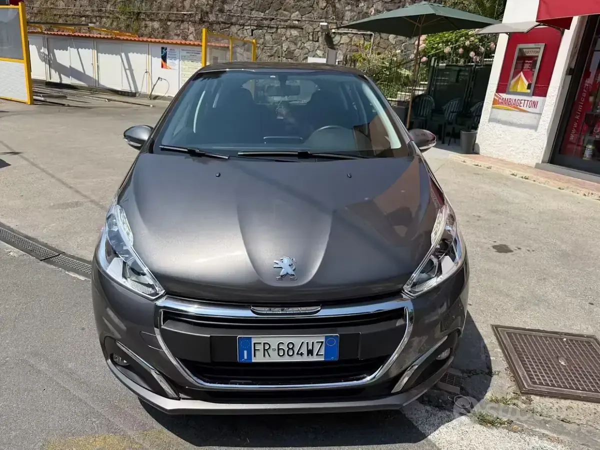 Usata Peugeot 208 Allure 83 CV (61 kW) 2018 Grigio Utilitaria