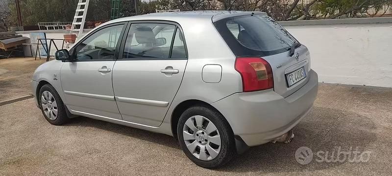 Usata Toyota Corolla 90 CV (66 kW) 2003 Grigio Utilitaria