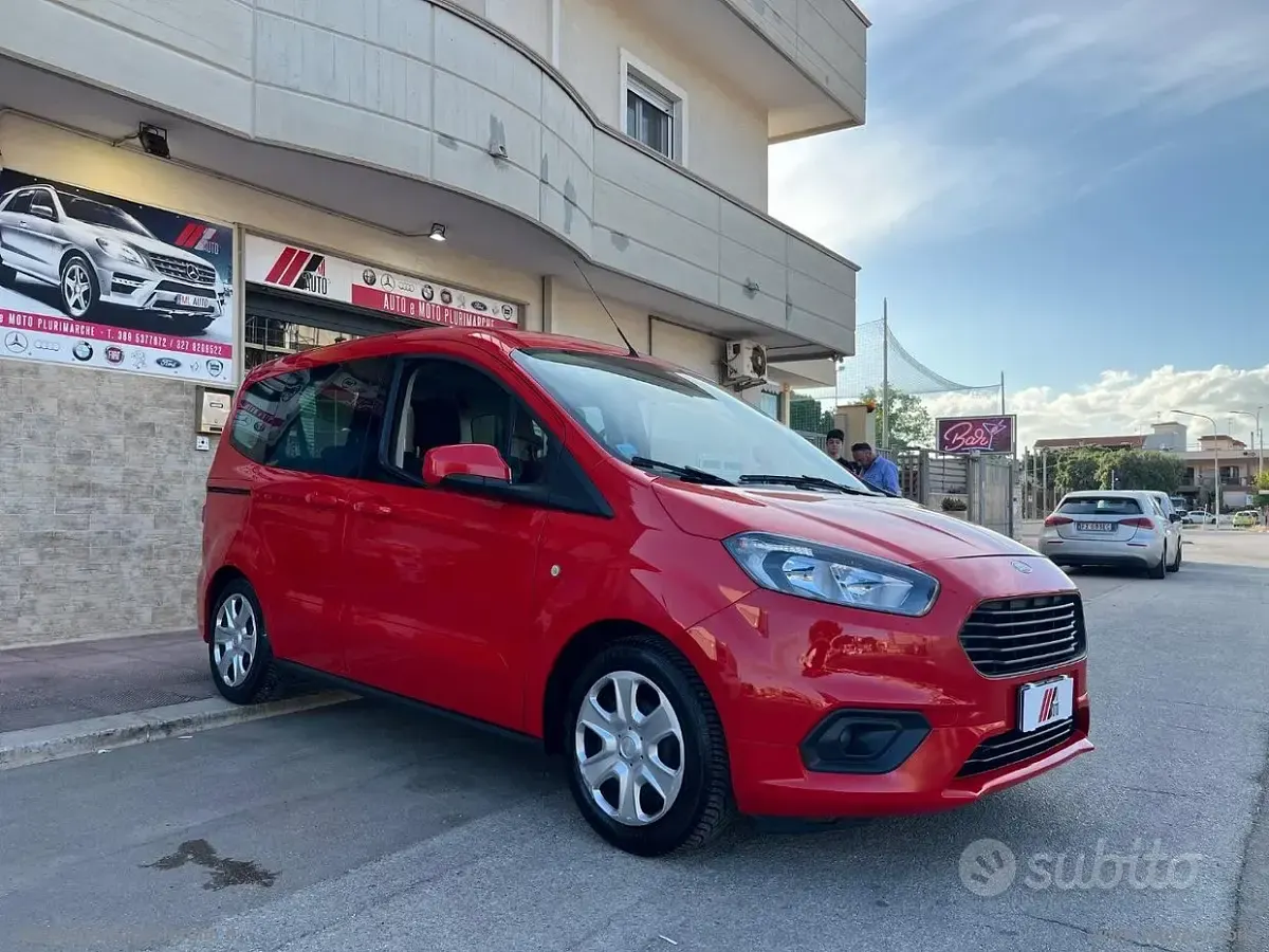 Occasion Ford Tourneo Courier Sport 75 PK (55 kW) 2018 Rood MPV