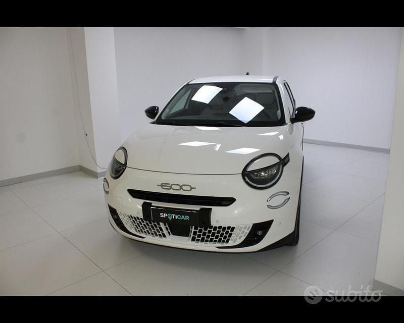Usata Fiat 600 La Prima 136 CV (100 kW) 2025 Bianco SUV