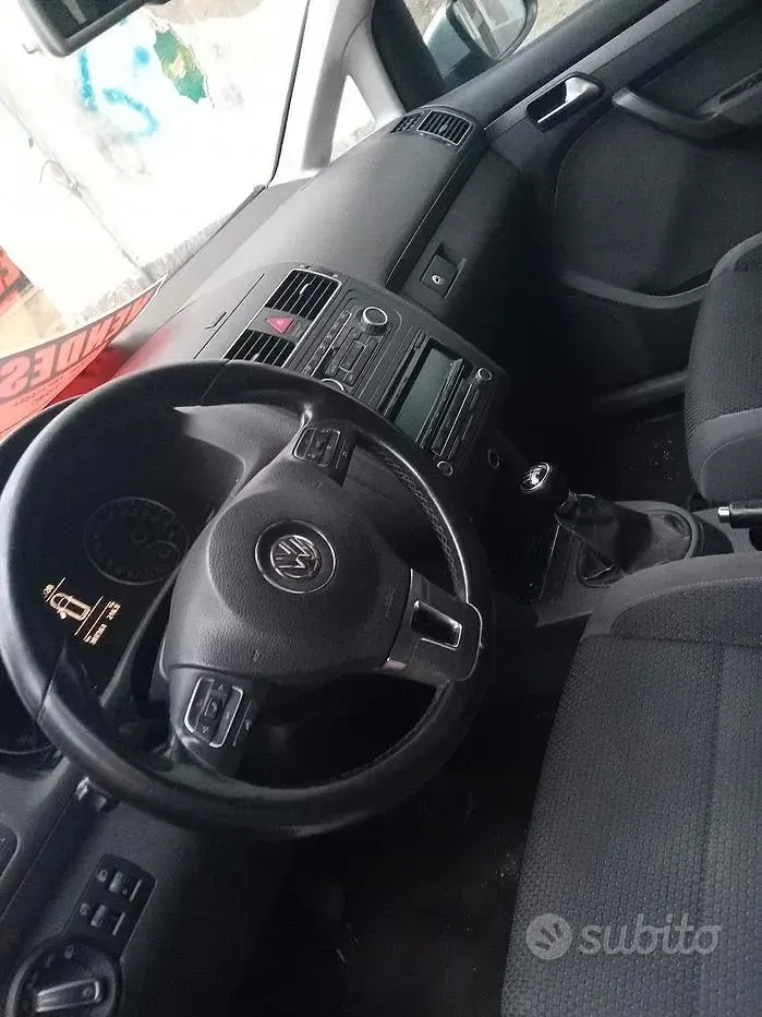 Usata VW Touran 102 CV (75 kW) 2014 Grigio Monovolume