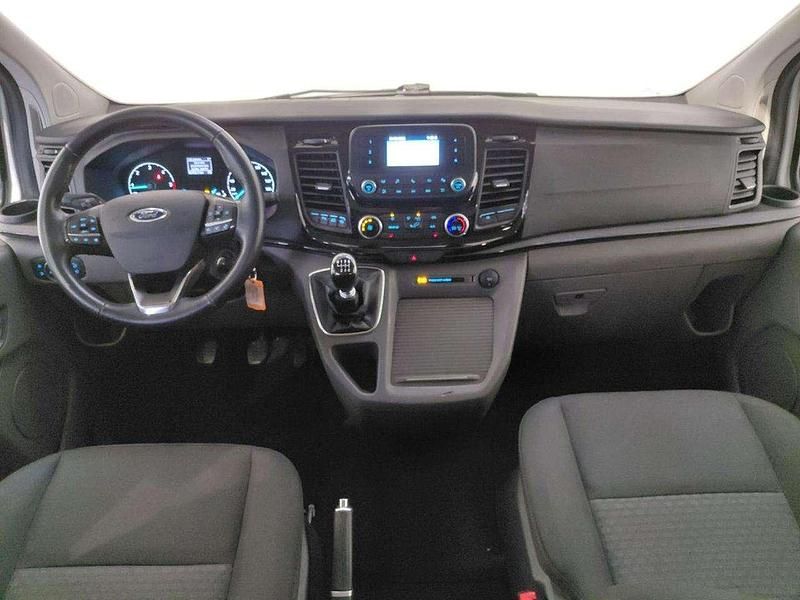 Usata Ford Tourneo Trend 131 CV (96 kW) 2021 Bianco Monovolume