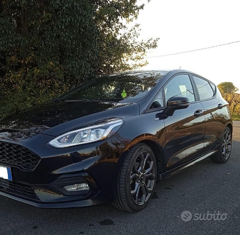 Usata 2019 Ford Fiesta ST-Line Tre volumi | 11.500 € (Buon prezzo) - Immagine 1/4