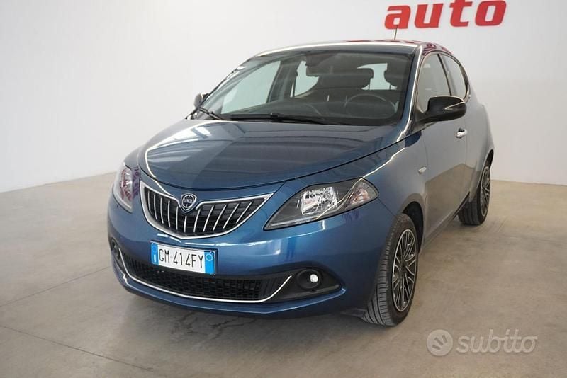 Usata Lancia Ypsilon Gold 69 CV (50 kW) 2023 Blu Utilitaria