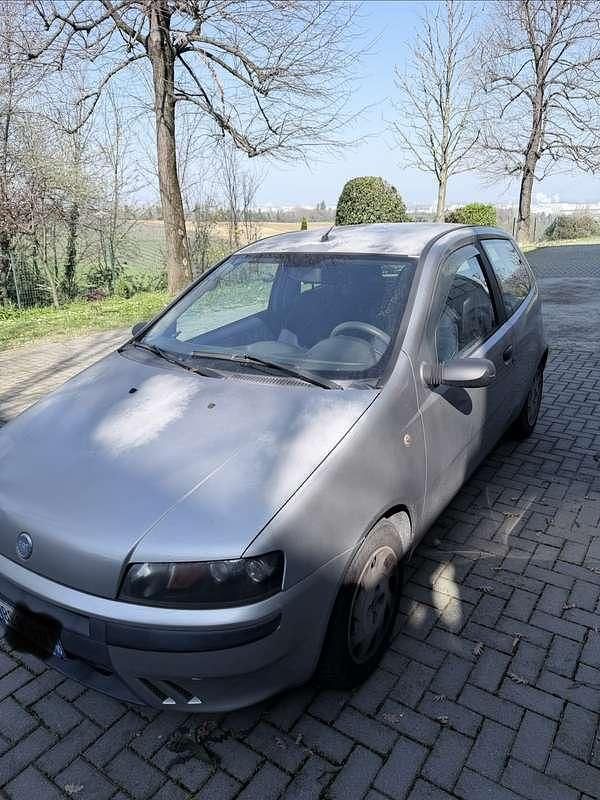 Usata Fiat Punto 60 CV (44 kW) 2000 Utilitaria