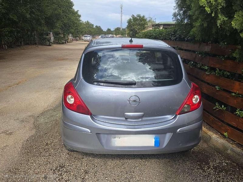 Usata Opel Corsa Cosmo 75 CV (55 kW) 2007 Berlina