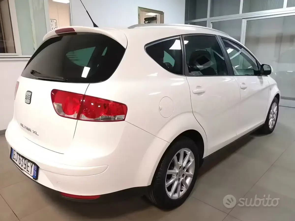 Usata Seat Altea XL Style 105 CV (77 kW) 2011 Bianco Monovolume