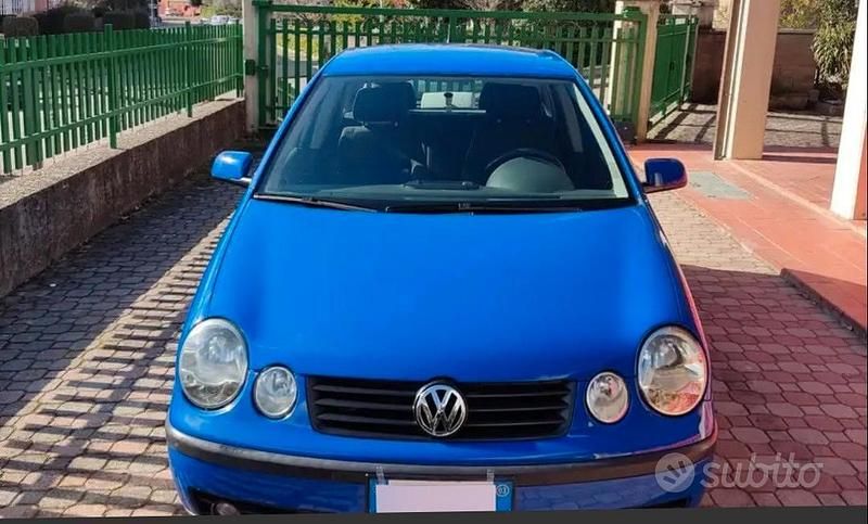 Usata VW Polo Comfortline 75 CV (55 kW) 2003 Blu Berlina