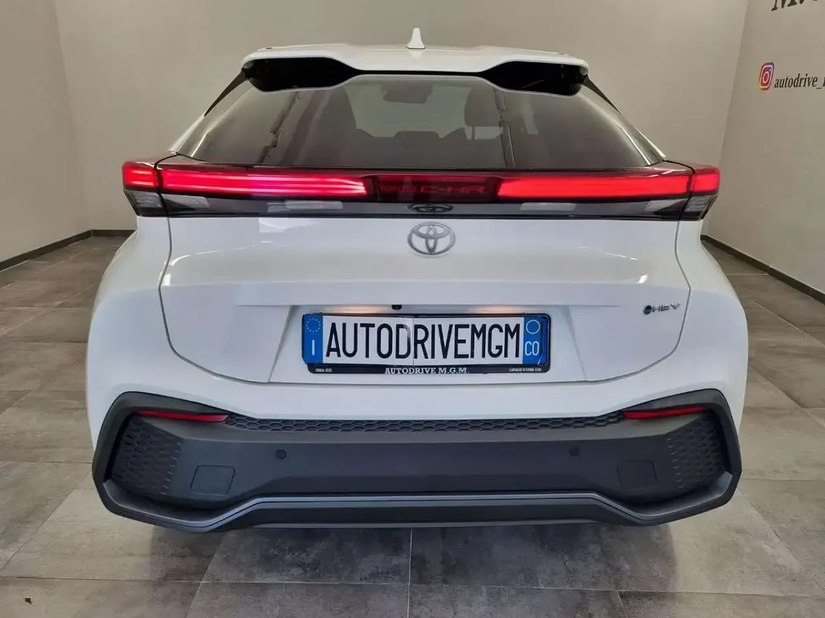 Usata Toyota C-HR Trend 98 CV (72 kW) 2024 Bianco SUV