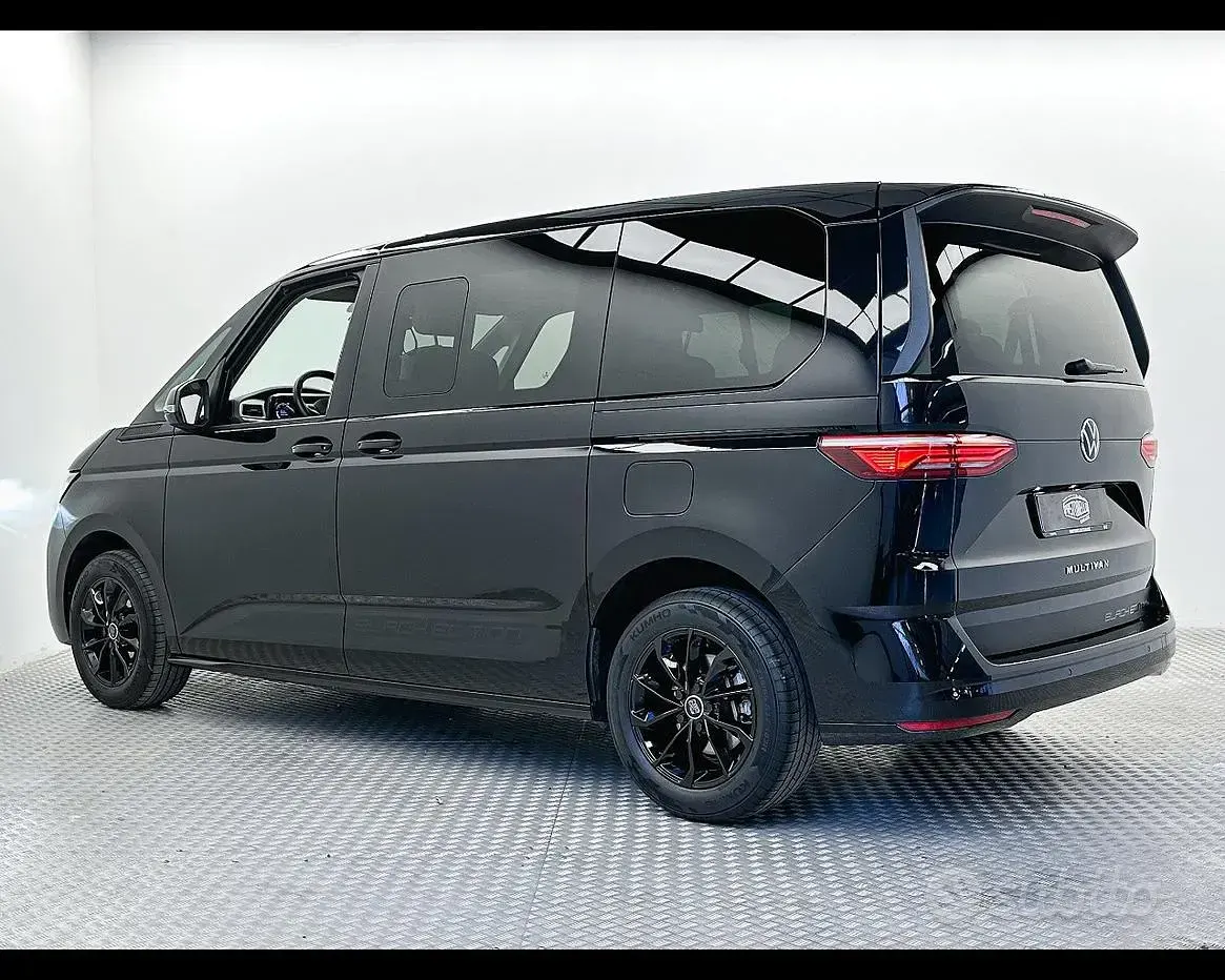 Usata VW Multivan 150 CV (110 kW) 2025 Nero Monovolume