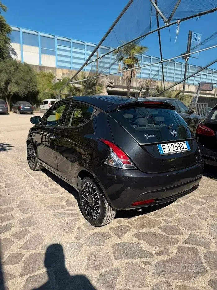 Usata Lancia Ypsilon S 95 CV (69 kW) 2017 Nero Utilitaria